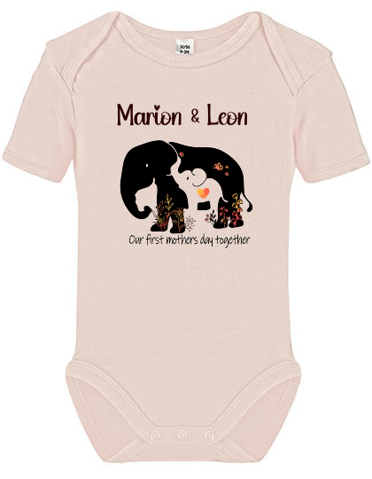 Babybody Lang- und Kurzarm „Our First Mother’s Day“ - Personalisiert
